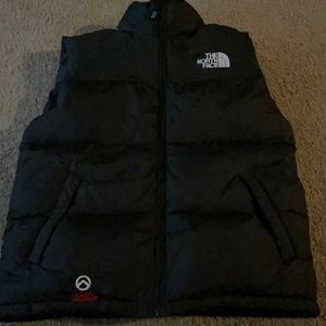 Black north face vest